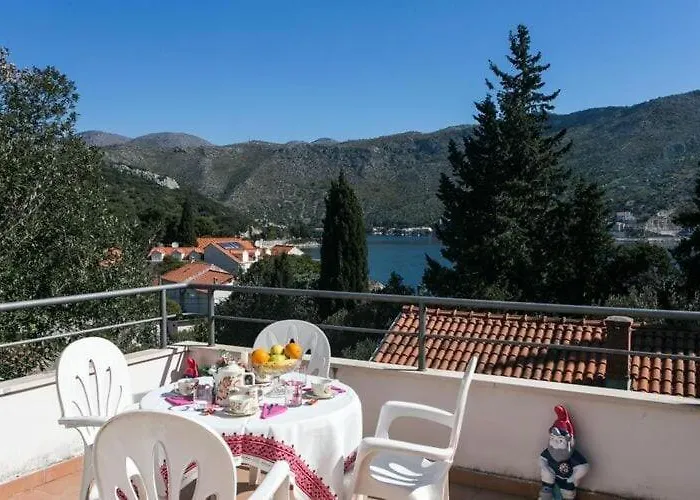 아파트 Tramonto - One Bedroom With Balcony And Sea View *