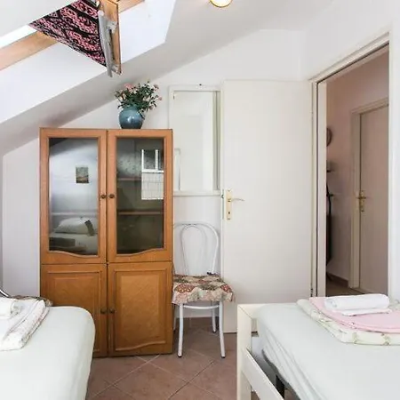 Daire Tramonto - One Bedroom With Balcony And Sea View