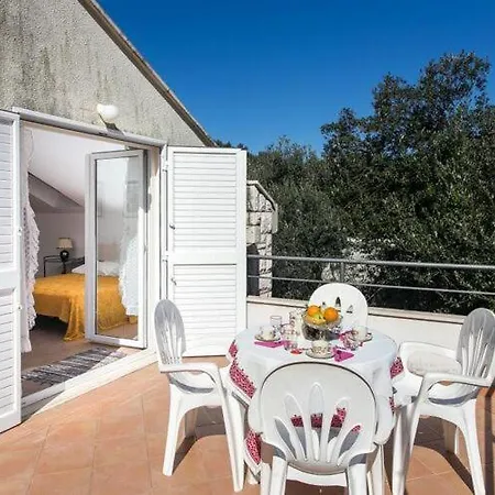 Tramonto - One Bedroom With Balcony And Sea View *